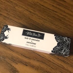 Kat Von D lock-it concealer * corrector
